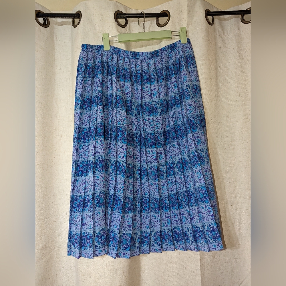 Vintage Blue Floral Pleated Midi Skirt  16 Inch Flat Waist